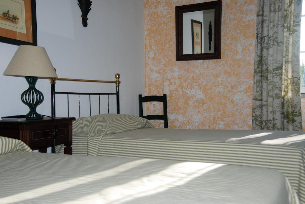 Herdade Da Samarra Hotel Viana do Alentejo Room photo